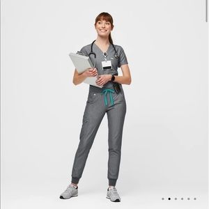Figs womens scrub set -Zamora jogger bottom and Catarina top in graphite
